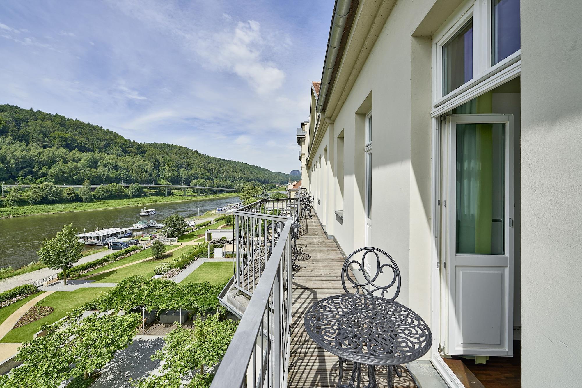 Hotel Elbresidenz An Der Therme Бад-Шандау Экстерьер фото View of the Moselle from the hotel