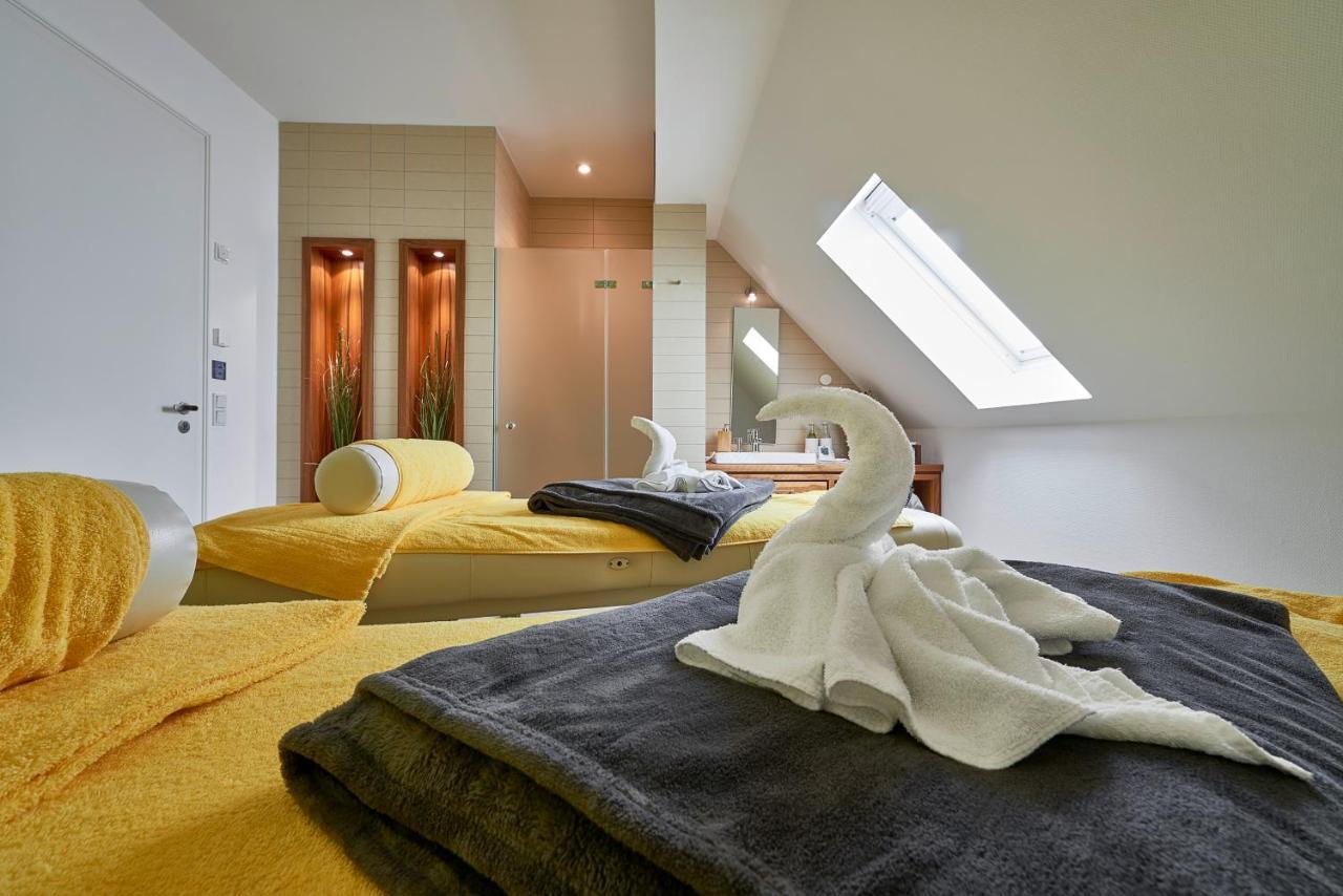 Hotel Elbresidenz An Der Therme Бад-Шандау Экстерьер фото A room at the hotel